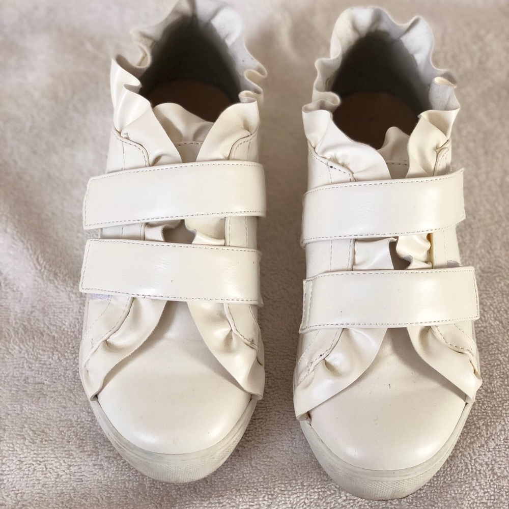 Yolanda Ruffle Sneakers